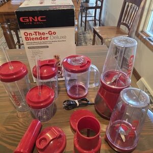 GNC - On The Go Blender Deluxe 15 Piece Cups Lids Juicer Chopper Blade Straws